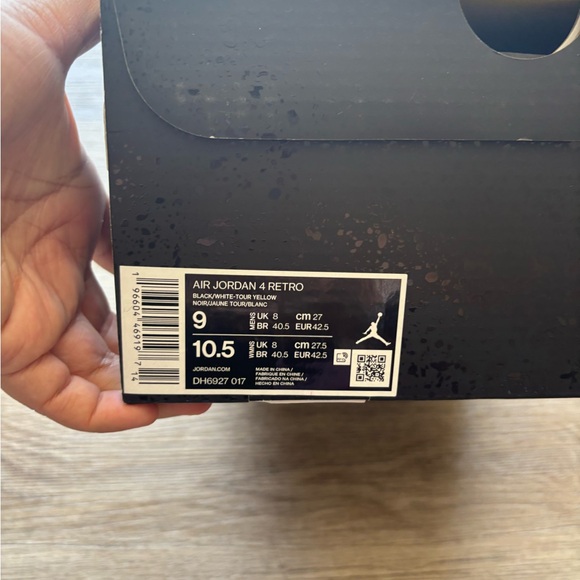 Brand New - Air Jordan 4 Retro 'Thunder' 2023 - Picture 3 of 5
